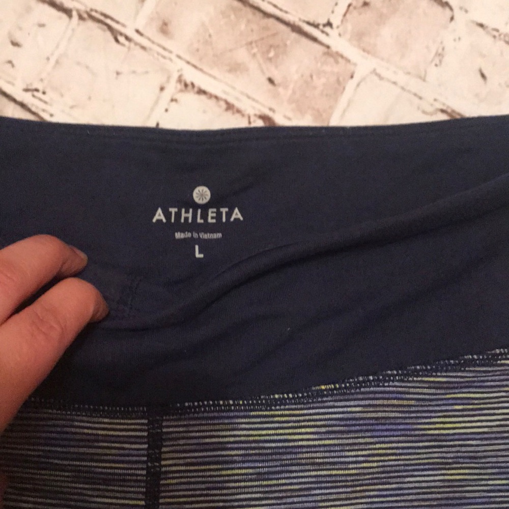 Athleta cropped pants🔴 - Picture 2 of 3